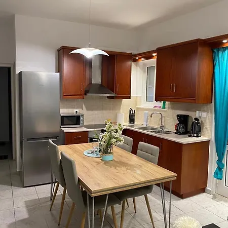 Voula's Place 하니아