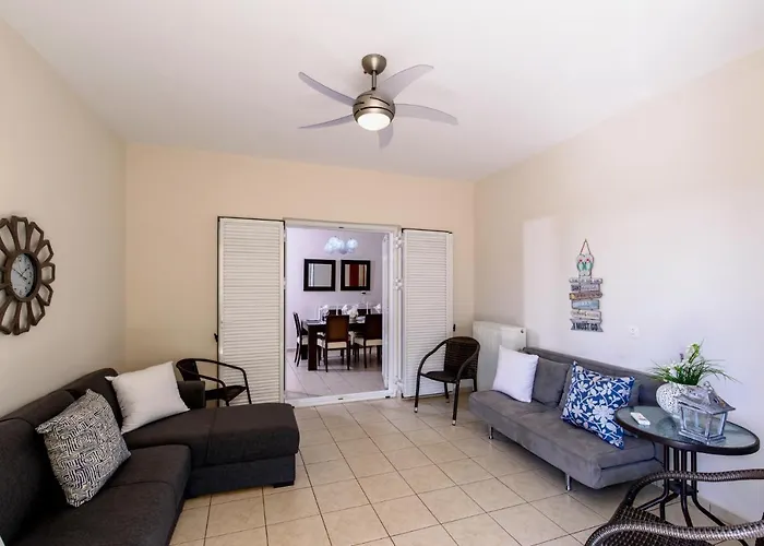 Voula's Place Apartment *